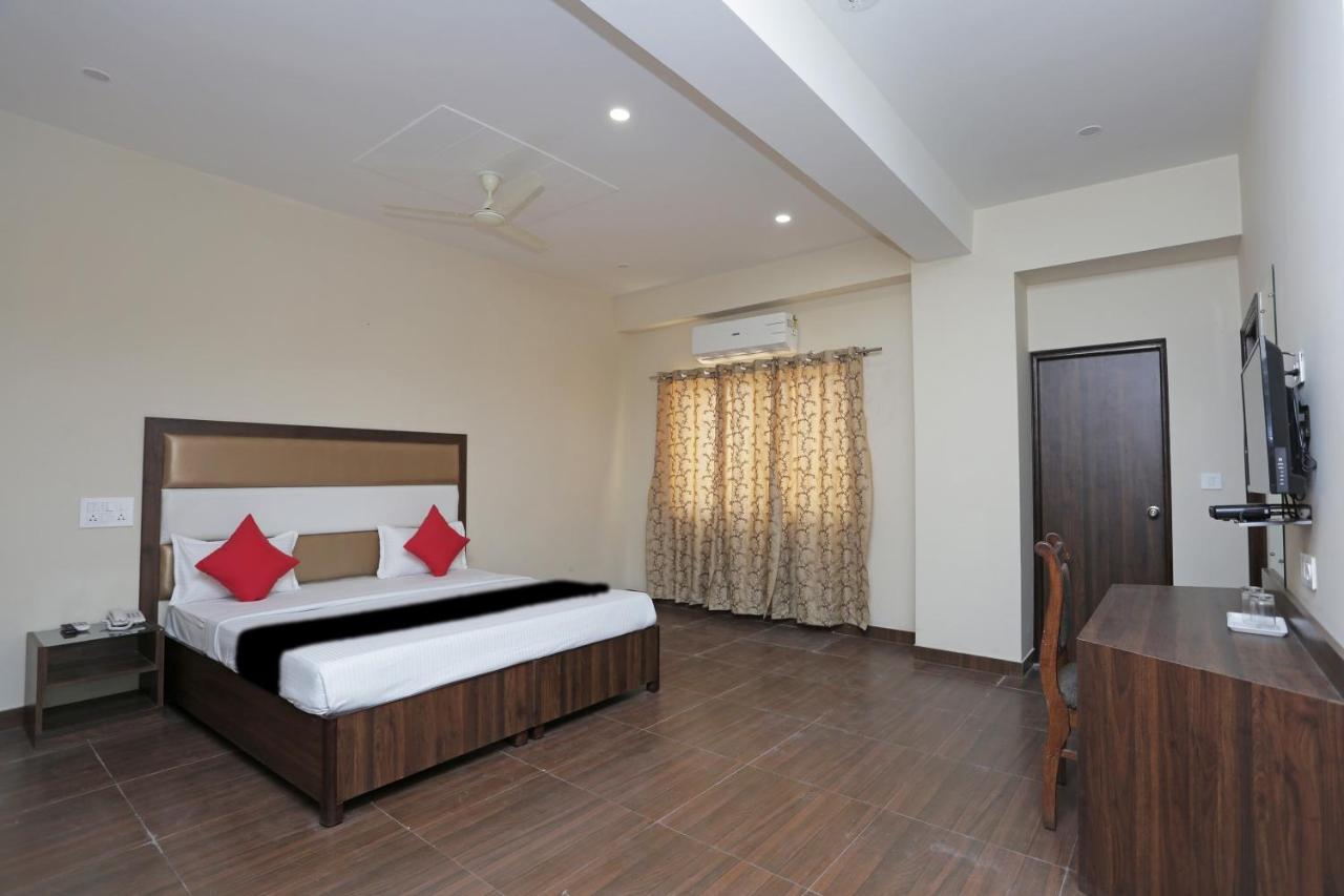 Capital O 37423 Golden Leaf Dehradun Exterior foto