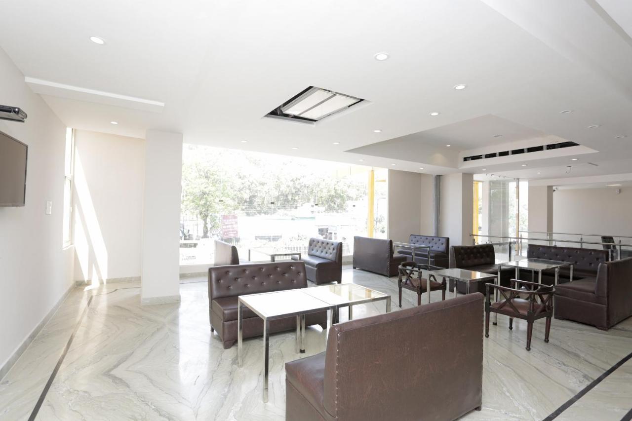 Capital O 37423 Golden Leaf Dehradun Exterior foto