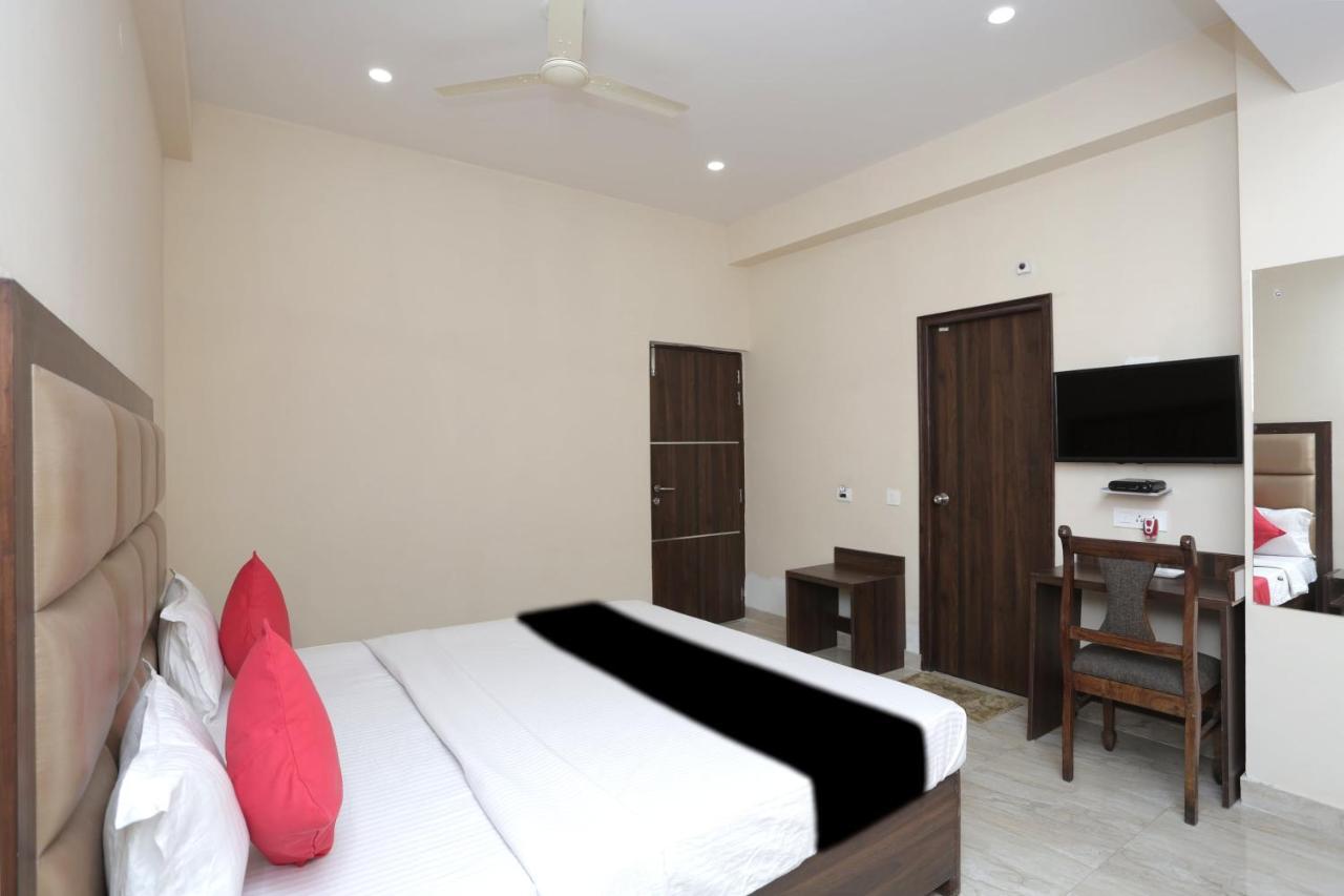 Capital O 37423 Golden Leaf Dehradun Exterior foto