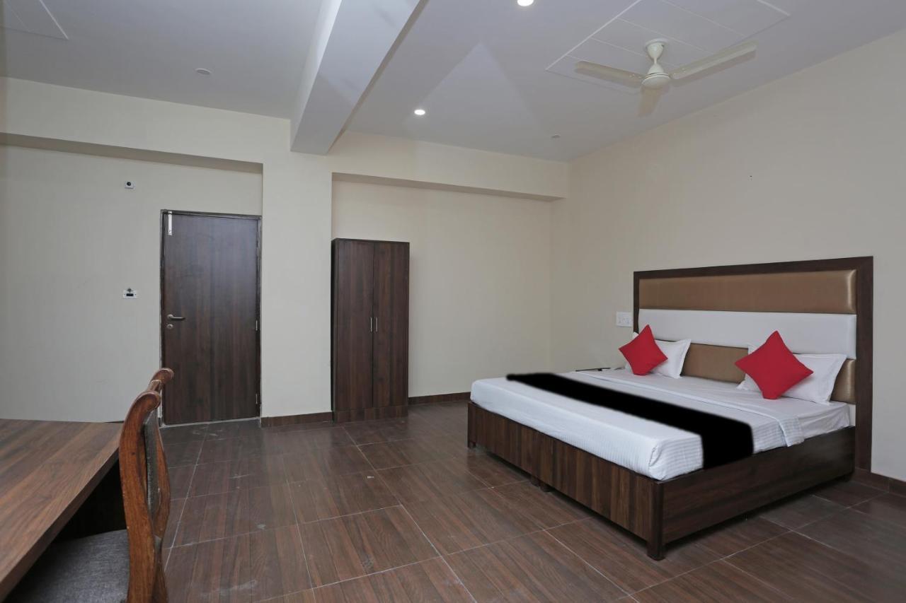 Capital O 37423 Golden Leaf Dehradun Exterior foto