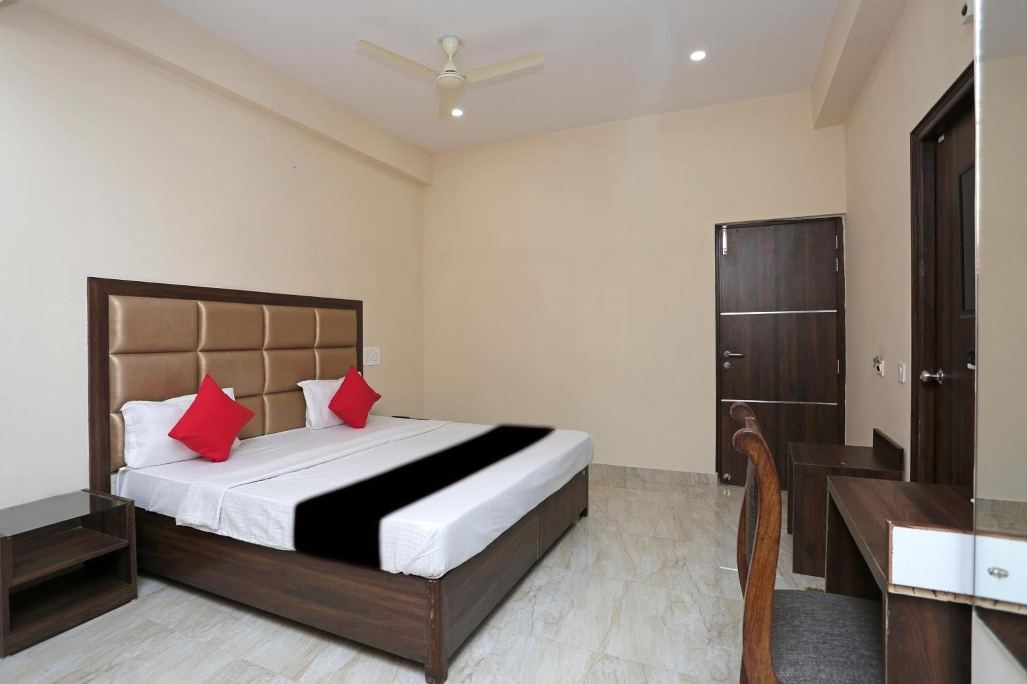 Capital O 37423 Golden Leaf Dehradun Exterior foto